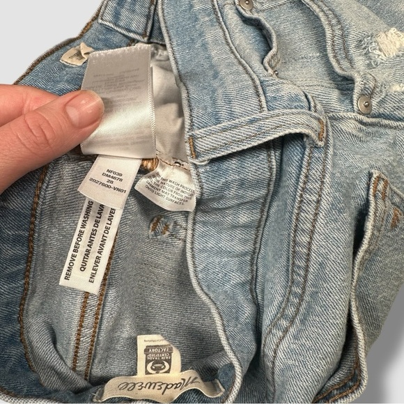 Madewell The Perfect Perfect Jean Short Size 28 Light Wash Distressed - Picture 7 of 11